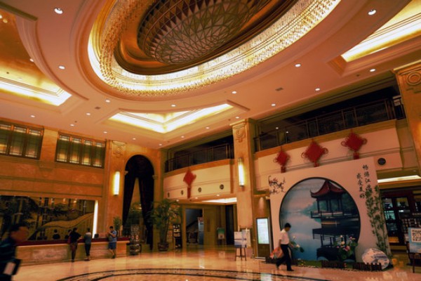 深圳江边喝茶推荐，好地方不容错过(深圳江边喝茶推荐,好地方不容错过的酒店)